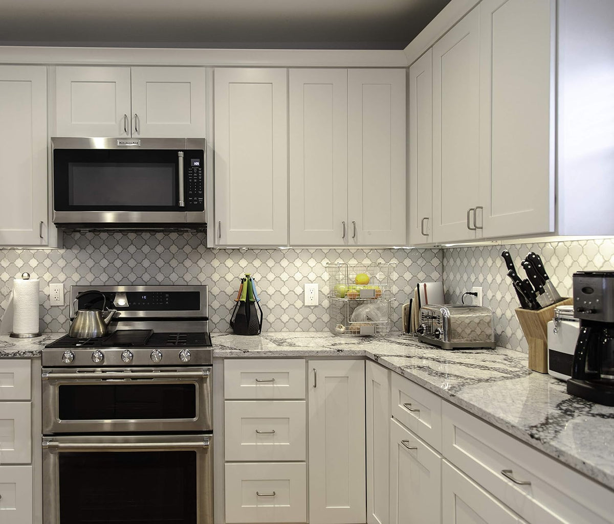 White Wall Kitchen Cabinets E674546