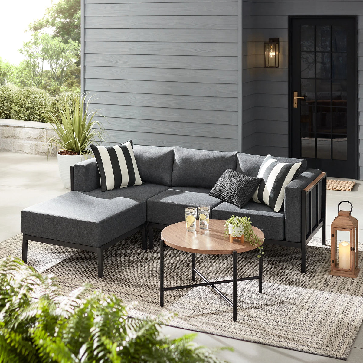4 Piece Cushion Sectional Set L304331